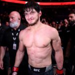 Movsar Evloev e Lerone Murphy em ação.