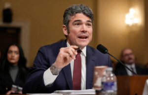 Ex-oficial de contraterrorismo diz que não foi autorizado a compartilhar preocupações sobre a guerra no Irã com Trump Yahoo news home