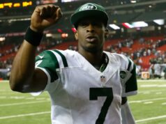 Examinando os melhores – e piores – momentos da primeira passagem de Geno Smith pelos Jets Geno Smith levanta o punho depois de liderar os Jets na vitória sobre os Falcons em 2013, sua temporada de estreia.