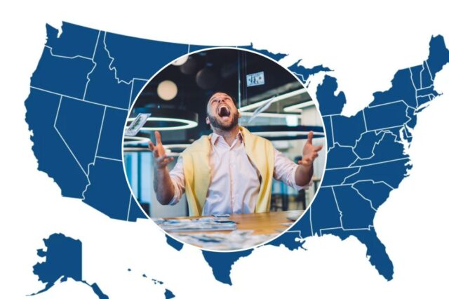 Exatamente quanto dinheiro é necessário para ser rico em cada Um homem entusiasmado com dinheiro caindo ao seu redor.