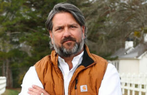 Exclusivo: Ryan Millsap, executivo do estúdio de cinema, lança candidatura ao Congresso da Geórgia depois que a Antifa ocupou suas terras Exclusivo: Ryan Millsap, executivo do estúdio de cinema, lança candidatura ao Congresso da Geórgia depois que a Antifa ocupou suas terras