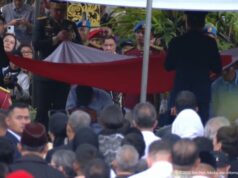 Experimente Sutrisno Dies, Palácio Insta o Público a Hastear Bandeiras a Meio Mastro por 3 Dias Experimente Sutrisno Dies, Palácio Insta o Público a Hastear Bandeiras a Meio Mastro por 3 Dias