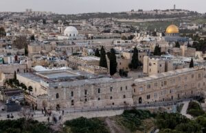 Explosão atinge Cidade Velha de Jerusalém após alerta de míssil do Irã Explosão atinge Cidade Velha de Jerusalém após alerta de míssil do Irã