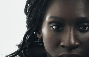 Eye Haïdara é o anfitrião das cerimônias de abertura e encerramento do Festival de Cinema de Cannes Eye Haïdara é o anfitrião das cerimônias de abertura e encerramento do Festival de Cinema de Cannes