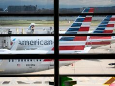 FBI no local após voo da American Airlines ser desviado para Detroit FBI no local após voo da American Airlines ser desviado para Detroit