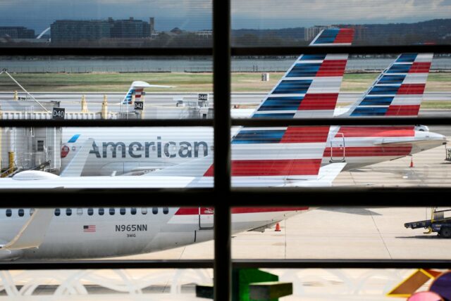 FBI no local após voo da American Airlines ser desviado para Detroit
