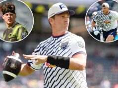 Fanatics Flag Football Classic atrai um número enorme de olhos Tom Brady vestindo um uniforme do Founders FFC listrado branco e marinho, segurando uma bola de futebol durante o Fanatics Flag Football Classic.