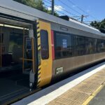 Um trem da Queensland Rail.