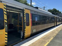 Fechamento de trilhos nas linhas de trem de Queensland em meio à crise de combustível Um trem da Queensland Rail.