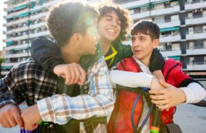 Filmax Nabs Teen Dramedy ‘Bros’, das irmãs Rodríguez Colás, diretoras de ‘Girlfriends’ (EXCLUSIVO) Filmax Nabs Teen Dramedy 'Bros', das irmãs Rodríguez Colás, diretoras de 'Girlfriends' (EXCLUSIVO)