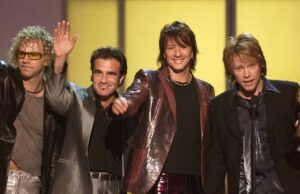 Filme biográfico musical de Bon Jovi em desenvolvimento na Universal Filme biográfico musical de Bon Jovi em desenvolvimento na Universal