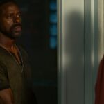 Final da 2ª temporada de 'Paradise': Sterling K. Brown, Thomas Doherty e o produtor falam sobre uma grande reviravolta na ficção científica, planos de 'Multiverso' para a terceira e última temporada