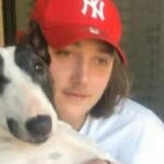 Aidan Becker, 22 anos, teria sido morto a facadas após intervir para ajudar um garoto de 14 anos que estava sendo assaltado por quatro adolescentes.