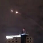 Foguetes iranianos interceptados sobre o centro de Israel