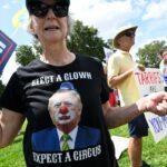 Fortaleza de Trump realiza o maior protesto "sem reis" de todos os tempos