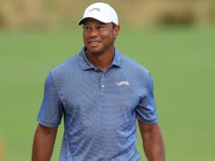 Foto de Tiger Woods revelada após acusação de DUI e capotamento na Flórida O que causou o acidente de capotamento de Tiger Woods na polícia da Flórida compartilha novos detalhes em meio à investigação