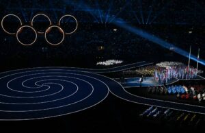 Fotos: Cerimônia de abertura das Paraolimpíadas de Inverno de Milão Cortina Dançarinos se apresentam durante cerimônia de abertura das Paraolimpíadas de Inverno de 2026, em Verona, Itália, sexta-feira, 6 de março de 2026. (AP Photo/Antonio Calanni)