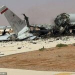 Uma imagem parece mostrar uma aeronave E-3G Sentry da Força Aérea dos EUA em ruínas na Base Aérea Prince Sultan, na Arábia Saudita, após um ataque iraniano com mísseis e drones.