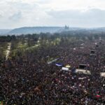 Fotos mostram dezenas de milhares de manifestantes em Praga: o que saber