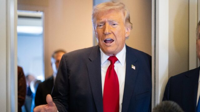 O líder da minoria no Senado, Chuck Schumer, aparece como convidado na edição de 25 de fevereiro de 2026 do 