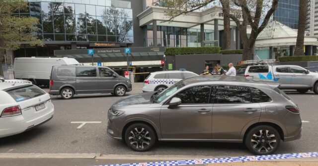 Funcionários de escritório de Melbourne evacuados após relatos não confirmados de ameaça de bomba
