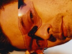 Fundamentos de corrida de Harry Styles? Nike Revolutions e óculos de sol Oakley, aparentemente Harry Styles Nike Tênis de corrida, Óculos de sol Oakley: Loja online