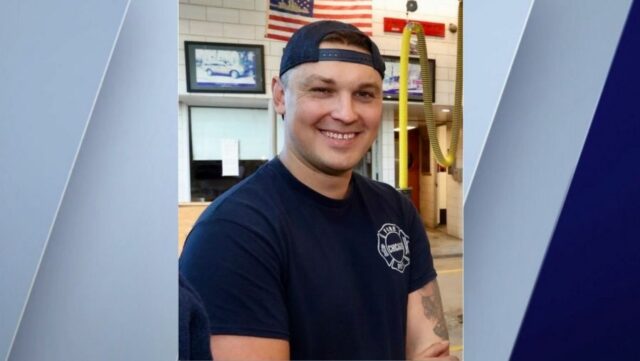 Funeral de bombeiro caído de Chicago é adiado depois que Yahoo news home