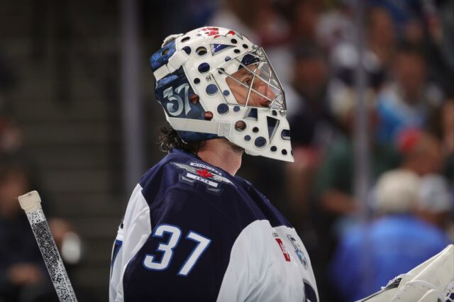 Futuros e escolhas da NHL: duas chances remotas podem tirar O atacante do Los Angeles Kings, Artemi Panarin (10), patina contra o Vancouver Canucks.