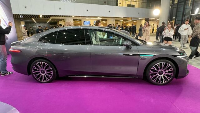 GAC lança sedã de luxo: especificações de supercarro, preço equivalente a um carro familiar
