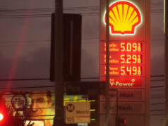 Gashole: Trump diz que altos custos de combustível são bons, na verdade O presidente Donald Trump fala com repórteres antes de partir no Marine One do gramado sul da Casa Branca, quarta-feira, 11 de março de 2026, em Washington. (Foto AP/Alex Brandon)