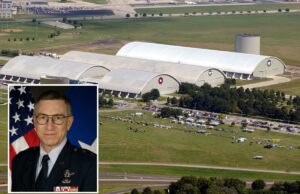 General aposentado desaparecido da Força Aérea dos EUA tem laços com a ‘comunidade OVNI’, diz sua esposa em meio a especulações de sequestro Retrato do major-general aposentado da Força Aérea dos EUA, William Neil McCasland, de uniforme.