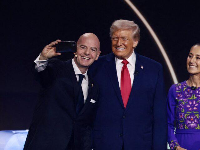 Gianni Infantino, da FIFA, aparentemente muda o rumo dos esforços de paz
