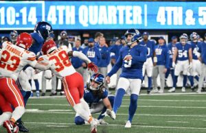 Giants liberam o chutador Graham Gano após seis temporadas O chutador do New York Giants, Graham Gano # 9, chuta um field goal no quarto período.