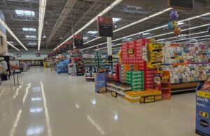 Gigante do varejo de alimentos de 87 anos dispensa centenas de pessoas no fechamento de lojas Gigante do varejo de alimentos de 87 anos dispensa centenas de pessoas no fechamento de lojas