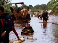 Guarda Nacional no Havaí ajuda após enchente em Oahu Guarda Nacional no Havaí ajuda após enchente em Oahu