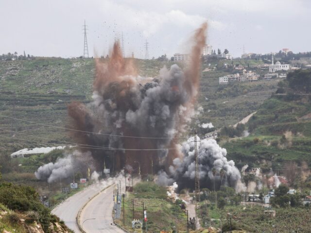 Guerra do Irã ao vivo: Teerã promete ‘fechar completamente’ Hormuz se usinas de energia atingirem
