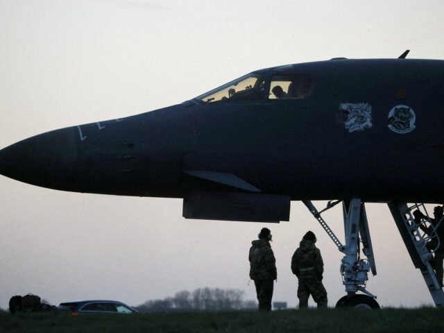 Guerra do Irã ao vivo: Trump diz que não há cessar-fogo enquanto Khamenei emite mensagem desafiadora
