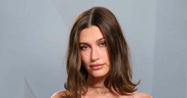 Hailey Bieber abraça o filho dela e de Justin Bieber, Jack, 19 meses, em foto rara