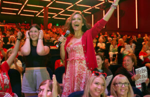 Hallmark está saindo em turnê! Veja as datas e as estrelas pegando a estrada Hallmark está saindo em turnê! Veja as datas e as estrelas pegando a estrada