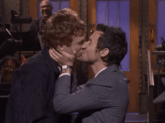 Harry Styles beija estrela de ‘SNL’ após reação de ‘Queerbaiting’ Harry Styles beija estrela de ‘SNL’ após reação de ‘Queerbaiting’