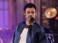 Harry Styles voltou a encantar no ‘SNL’ e definitivamente não está ‘queerbaiting’ Harry Styles voltou a encantar no 'SNL' e definitivamente não está 'queerbaiting'