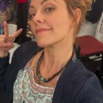 Heathers: a estrela do musical se enfurece com o público bêbado por 'gritar' com o elenco e implora aos fãs 'dedicados' que não cantem - enquanto ela exige 'fique em casa e assista Netflix se quiser conversar'