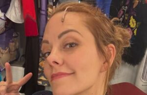 Heathers: a estrela do musical se enfurece com o público bêbado por ‘gritar’ com o elenco e implora aos fãs ‘dedicados’ que não cantem – enquanto ela exige ‘fique em casa e assista Netflix se quiser conversar’ Heathers: a estrela do musical se enfurece com o público bêbado por 'gritar' com o elenco e implora aos fãs 'dedicados' que não cantem - enquanto ela exige 'fique em casa e assista Netflix se quiser conversar'