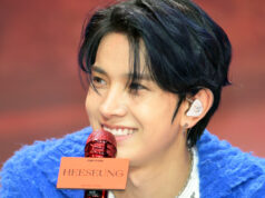 Heeseung está deixando o grupo de K-pop Enhypen para embarcar em uma carreira solo, afirma a gravadora Heeseung do Enhypen participa do showcase de seu novo mini-álbum 'Orange Blood' no Yes24 Live Hall em Gwangjin-Gu, Seul, em 16 de novembro de 2023.