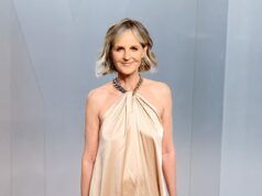 Helen Hunt, 62 anos, parecia jovem quando compareceu discretamente ao Oscar… quase 30 anos depois de ganhar o Oscar Helen Hunt, 62 anos, compareceu discretamente à festa do Oscar da Vanity Fair na noite de domingo, após a 98ª cerimônia anual de premiação