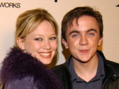 Hilary Duff defende sua mãe depois que Frankie Muniz a chamou de ‘intensa’ Hilary Duff como Lizzie McGuire e Hilary Duff em 2019 Lizzie McGuire Elenco Onde Eles Estão Agora