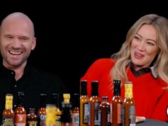 Hilary Duff faz pegadinhas com Sean Evans enquanto faz ‘Hot Ones’: ‘Tricked Ya’ | Vídeo Hilary Duff em