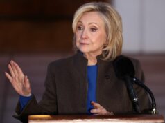 Hillary Clinton não se opõe à afirmação de Jeffrey Epstein sobre sua aparência Bill Clinton nega qualquer irregularidade com Jeffrey Epstein antes de testemunhar na investigação da Câmara