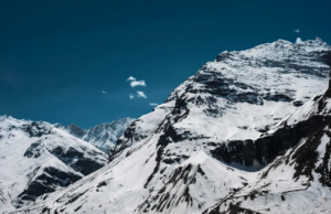 Himachal: Retorno da neve em março desencadeia boom turístico no Vale Solang Himachal: Retorno da neve em março desencadeia boom turístico no Vale Solang