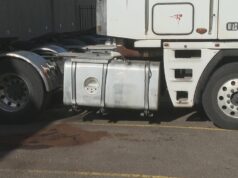 Homem acusado de roubar US$ 1.500 em diesel é forçado a desviá-lo de volta Homem acusado de roubar US$ 1.500 em diesel é forçado a desviá-lo de volta